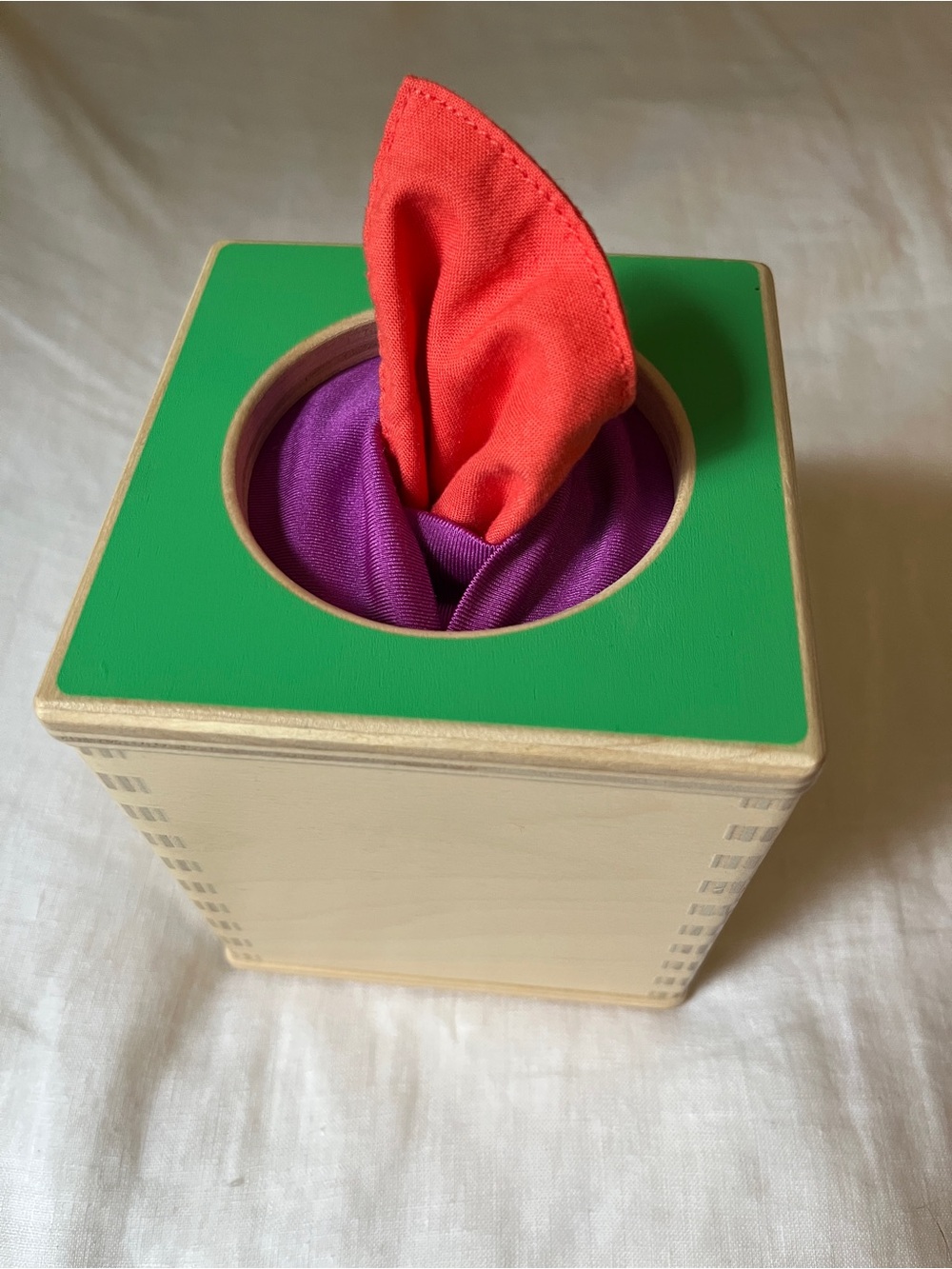 Lovevery Magic Tissue Box - Picture 2 of 6